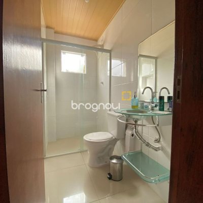 Casa com 162m², 2 quartos (sendo 2 suítes), 6 garagens, no bairro Cachoeira do Bom Jesus em Florianópolis