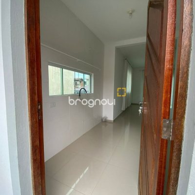 Casa com 162m², 2 quartos (sendo 2 suítes), 6 garagens, no bairro Cachoeira do Bom Jesus em Florianópolis