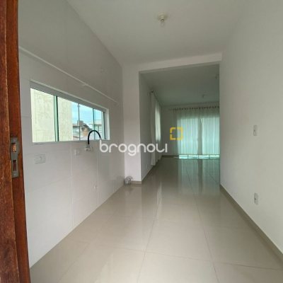 Casa com 162m², 2 quartos (sendo 2 suítes), 6 garagens, no bairro Cachoeira do Bom Jesus em Florianópolis