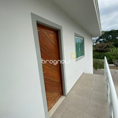 Casa com 162m², 2 quartos (sendo 2 suítes), 6 garagens, no bairro Cachoeira do Bom Jesus em Florianópolis