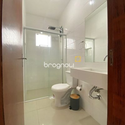 Casa com 162m², 2 quartos (sendo 2 suítes), 6 garagens, no bairro Cachoeira do Bom Jesus em Florianópolis