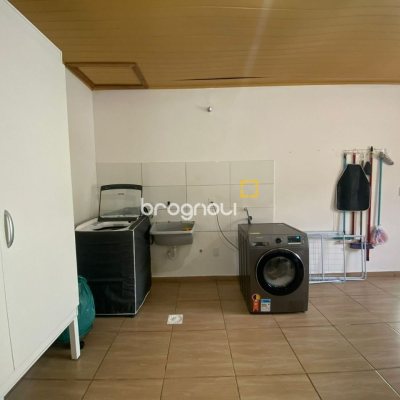 Casa com 162m², 2 quartos (sendo 2 suítes), 6 garagens, no bairro Cachoeira do Bom Jesus em Florianópolis