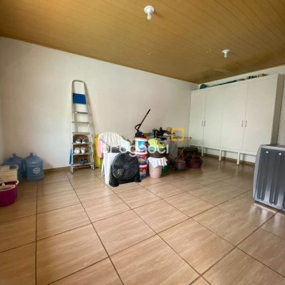 Casa com 162m², 2 quartos (sendo 2 suítes), 6 garagens, no bairro Cachoeira do Bom Jesus em Florianópolis