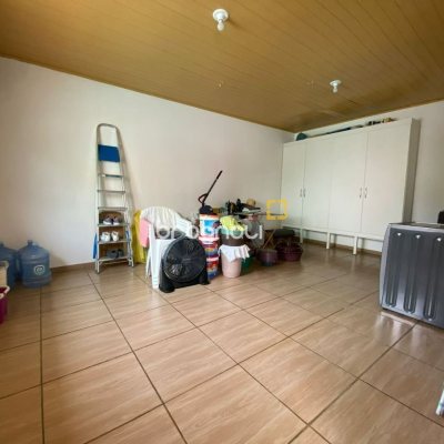 Casa com 162m², 2 quartos (sendo 2 suítes), 6 garagens, no bairro Cachoeira do Bom Jesus em Florianópolis
