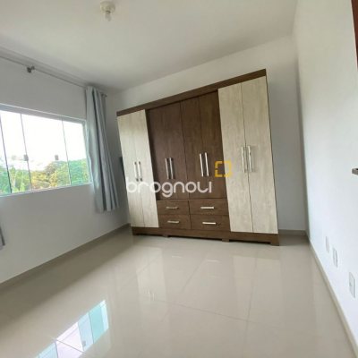 Casa com 162m², 2 quartos (sendo 2 suítes), 6 garagens, no bairro Cachoeira do Bom Jesus em Florianópolis