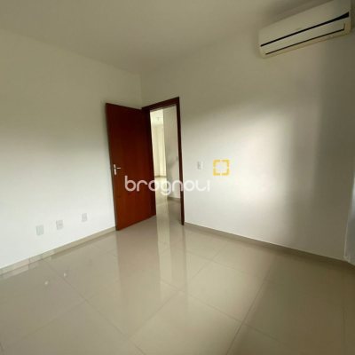 Casa com 162m², 2 quartos (sendo 2 suítes), 6 garagens, no bairro Cachoeira do Bom Jesus em Florianópolis