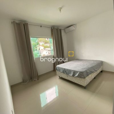 Casa com 162m², 2 quartos (sendo 2 suítes), 6 garagens, no bairro Cachoeira do Bom Jesus em Florianópolis