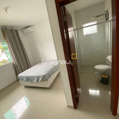 Casa com 162m², 2 quartos (sendo 2 suítes), 6 garagens, no bairro Cachoeira do Bom Jesus em Florianópolis