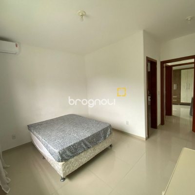 Casa com 162m², 2 quartos (sendo 2 suítes), 6 garagens, no bairro Cachoeira do Bom Jesus em Florianópolis