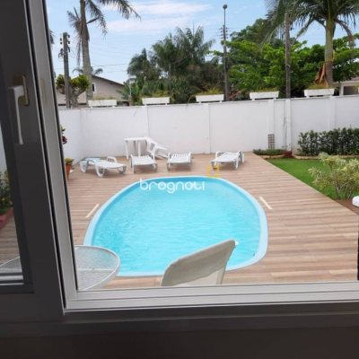 Casa com 190m², 3 quartos (sendo 2 suítes), 3 garagens, no bairro Daniela em Florianópolis