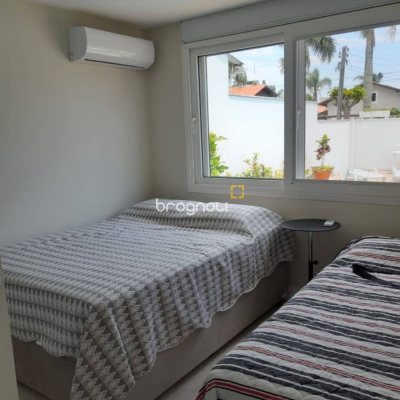 Casa com 190m², 3 quartos (sendo 2 suítes), 3 garagens, no bairro Daniela em Florianópolis