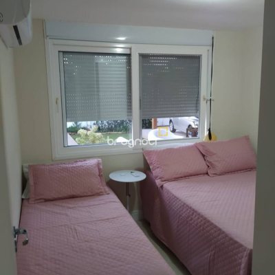 Casa com 190m², 3 quartos (sendo 2 suítes), 3 garagens, no bairro Daniela em Florianópolis