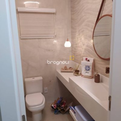 Casa com 190m², 3 quartos (sendo 2 suítes), 3 garagens, no bairro Daniela em Florianópolis