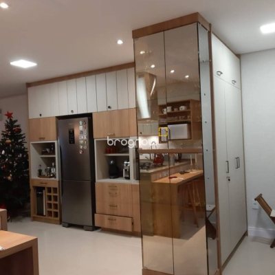 Casa com 190m², 3 quartos (sendo 2 suítes), 3 garagens, no bairro Daniela em Florianópolis