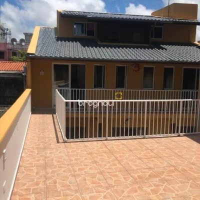 Pousada / Hotel com 255m², 8 quartos, 2 garagens, no bairro Lagoa da Conceição em Florianópolis