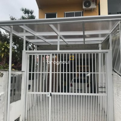 Pousada / Hotel com 255m², 8 quartos, 2 garagens, no bairro Lagoa da Conceição em Florianópolis