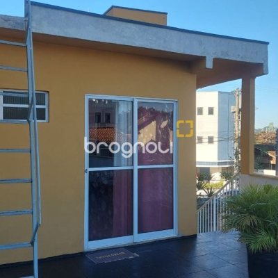 Pousada / Hotel com 255m², 8 quartos, 2 garagens, no bairro Lagoa da Conceição em Florianópolis
