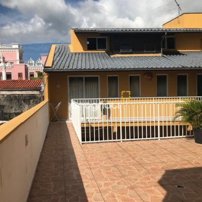 Pousada / Hotel com 255m², 8 quartos, 2 garagens, no bairro Lagoa da Conceição em Florianópolis