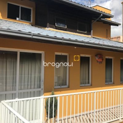 Pousada / Hotel com 255m², 8 quartos, 2 garagens, no bairro Lagoa da Conceição em Florianópolis