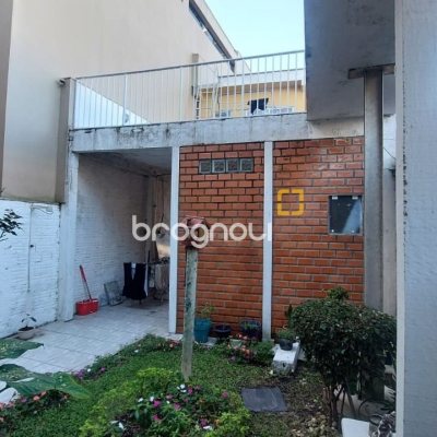Pousada / Hotel com 255m², 8 quartos, 2 garagens, no bairro Lagoa da Conceição em Florianópolis