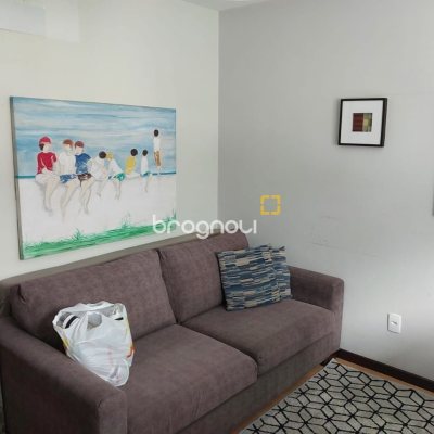 Casa com 220m², 4 quartos (sendo 2 suítes), 2 garagens, no bairro Córrego Grande em Florianópolis