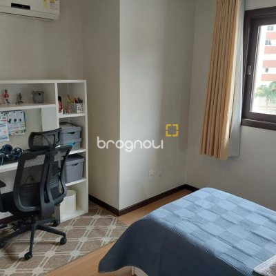 Casa com 220m², 4 quartos (sendo 2 suítes), 2 garagens, no bairro Córrego Grande em Florianópolis