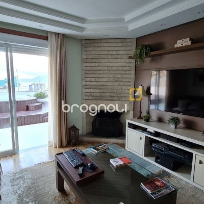 Cobertura com 173m², 2 quartos (sendo 1 suíte), 1 garagem, no bairro Centro em Florianópolis