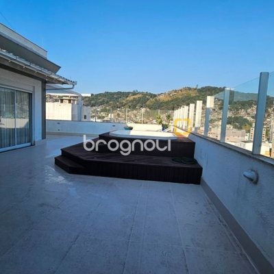 Cobertura com 173m², 2 quartos (sendo 1 suíte), 1 garagem, no bairro Centro em Florianópolis