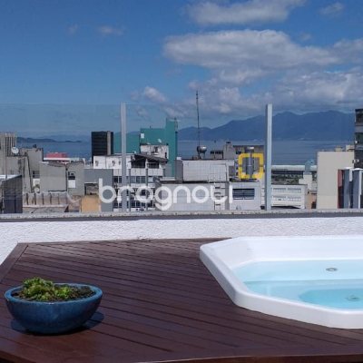 Cobertura com 173m², 2 quartos (sendo 1 suíte), 1 garagem, no bairro Centro em Florianópolis