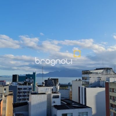 Cobertura com 173m², 2 quartos (sendo 1 suíte), 1 garagem, no bairro Centro em Florianópolis