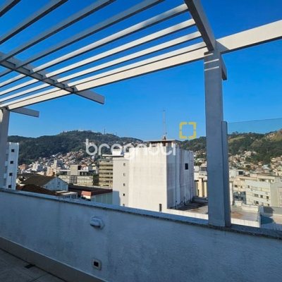 Cobertura com 173m², 2 quartos (sendo 1 suíte), 1 garagem, no bairro Centro em Florianópolis