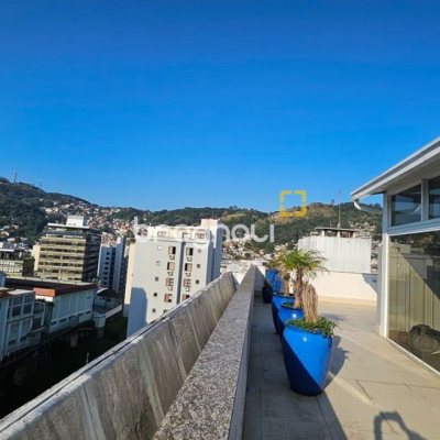 Cobertura com 173m², 2 quartos (sendo 1 suíte), 1 garagem, no bairro Centro em Florianópolis