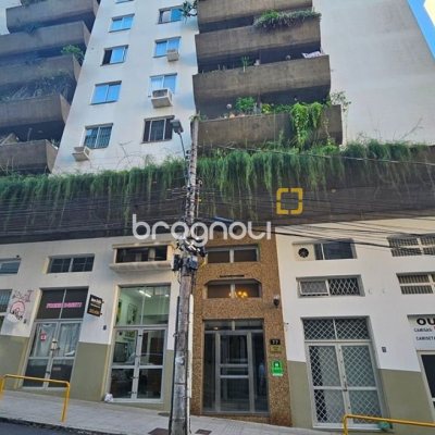 Cobertura com 173m², 2 quartos (sendo 1 suíte), 1 garagem, no bairro Centro em Florianópolis
