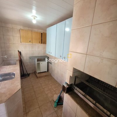 Casa com 138m², 3 quartos (sendo 1 suíte), 4 garagens, no bairro Estreito em Florianópolis
