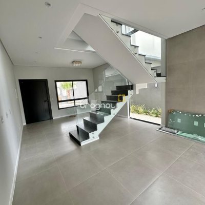 Casa com 165m², 3 quartos (sendo 3 suítes), 4 garagens, no bairro Ingleses em Florianópolis