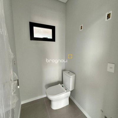 Casa com 165m², 3 quartos (sendo 3 suítes), 4 garagens, no bairro Ingleses em Florianópolis