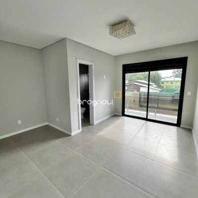 Casa com 165m², 3 quartos (sendo 3 suítes), 4 garagens, no bairro Ingleses em Florianópolis