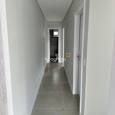 Casa com 165m², 3 quartos (sendo 3 suítes), 4 garagens, no bairro Ingleses em Florianópolis