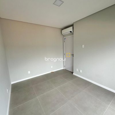 Casa com 165m², 3 quartos (sendo 3 suítes), 4 garagens, no bairro Ingleses em Florianópolis