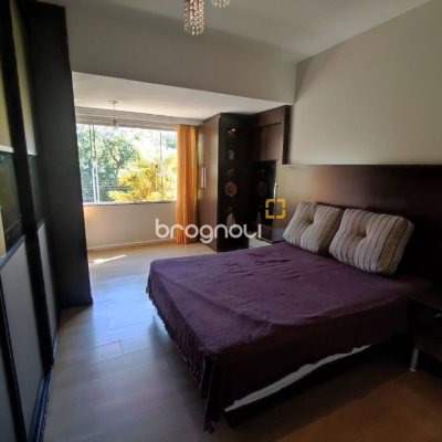Casa de Condomínio com 287m², 6 quartos (sendo 4 suítes), 3 garagens, no bairro Bosque das Mansões em São José