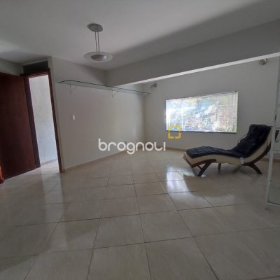 Casa de Condomínio com 287m², 6 quartos (sendo 4 suítes), 3 garagens, no bairro Bosque das Mansões em São José