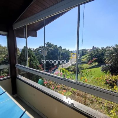 Casa de Condomínio com 287m², 6 quartos (sendo 4 suítes), 3 garagens, no bairro Bosque das Mansões em São José