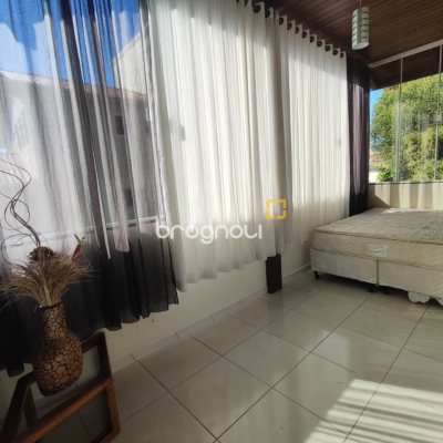 Casa de Condomínio com 287m², 6 quartos (sendo 4 suítes), 3 garagens, no bairro Bosque das Mansões em São José