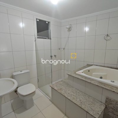 Casa de Condomínio com 287m², 6 quartos (sendo 4 suítes), 3 garagens, no bairro Bosque das Mansões em São José