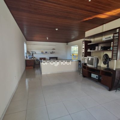 Casa de Condomínio com 287m², 6 quartos (sendo 4 suítes), 3 garagens, no bairro Bosque das Mansões em São José