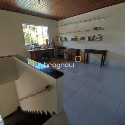 Casa de Condomínio com 287m², 6 quartos (sendo 4 suítes), 3 garagens, no bairro Bosque das Mansões em São José