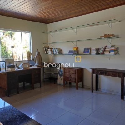 Casa de Condomínio com 287m², 6 quartos (sendo 4 suítes), 3 garagens, no bairro Bosque das Mansões em São José