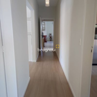 Casa de Condomínio com 287m², 6 quartos (sendo 4 suítes), 3 garagens, no bairro Bosque das Mansões em São José