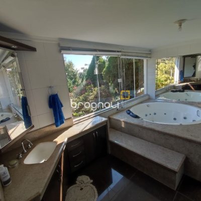 Casa de Condomínio com 287m², 6 quartos (sendo 4 suítes), 3 garagens, no bairro Bosque das Mansões em São José