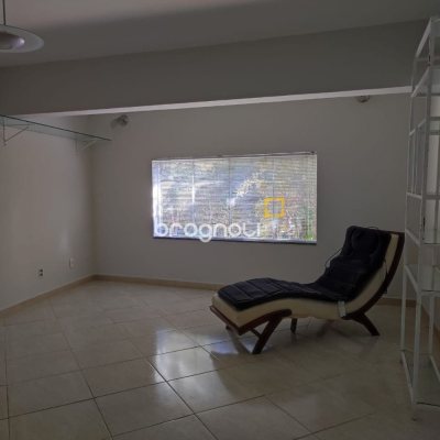 Casa de Condomínio com 287m², 6 quartos (sendo 4 suítes), 3 garagens, no bairro Bosque das Mansões em São José